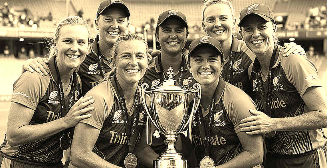 আহমাদজাইয়ের টাইট লাইন: রিভার্স সুইংয়ে বাংলাদেশের প্রথম দিন থামল